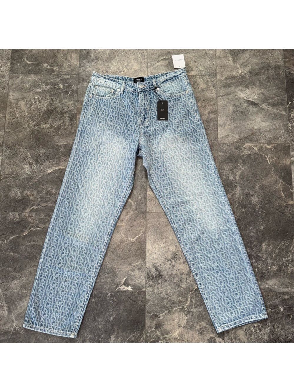 Forever 21 Slim Light Wash Denim Jeans Size 32 NWT